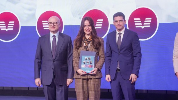 ENERGIJA, VOLJA I AMBICIJA MLADIH LIDERA TREBA DA JE INSPIRACIJA SVIMA Vučević: Čestitam im, računamo na njih NEKA ČINE DOBRO ZA NAŠU OTADŽBINU