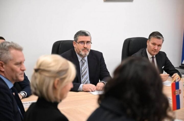 EU POSLANICI SUOČENI SA ISTINOM: Starović dočekao Piculu i ekipu izložbom o operaciji "Oluja": Ovo je istina koju Evropa ne sme da ignoriše!