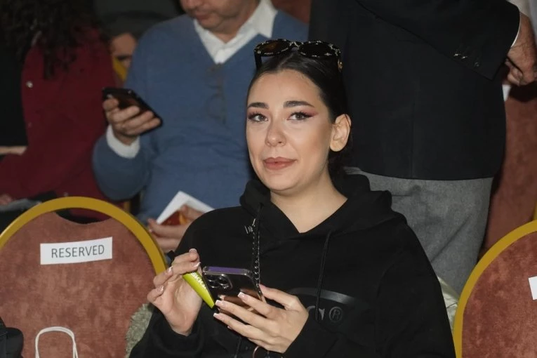 HAOS U KRUŠEVCU! Sanja Vučić nije mogla da održi koncert u rodnom gradu, hitno sve otkazano!