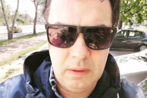 HITNO HOSPITALIZOVAN NAŠ MUZIČAR: Doktori ga zatekli u STRAVIČNOM STANJU, evo šta mu se desilo!