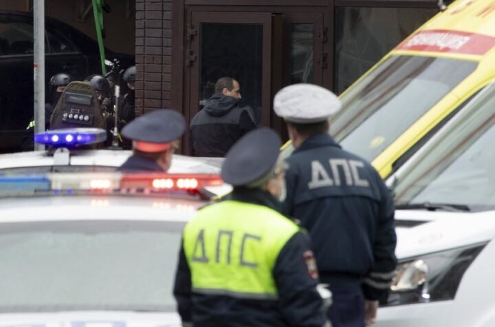HOROR PRED DECOM: Teška saobraćajna nesreća, žena poginula u sudaru sa školskim autobusom (UZNEMIRUJUĆE FOTOGRAFIJE)