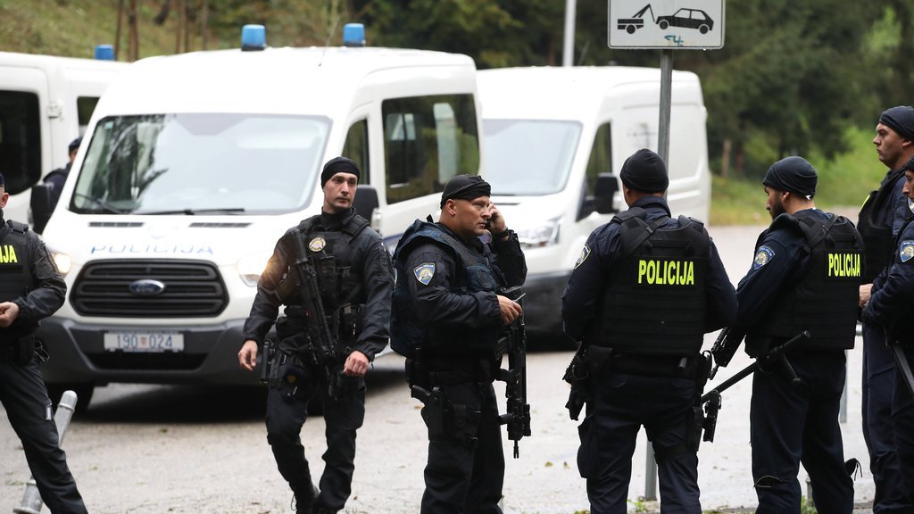 JEZIV SLUČAJ U ZAGREBU: Stariji čovek (91) prihvatio masažu nepoznate žene, ali nije znao da je ostavila otvorena vrata...