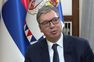KAKO VAS NIJE SRAMOTA DA NIJEDNOM NE KAŽETE BRAVO ZA DRŽAVU? Vučić: Stotinu dana bez nafte, nijednu kanticu na ulici niste videli!