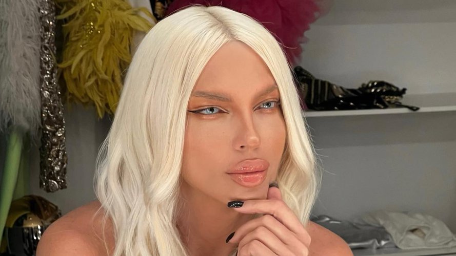 KARLEUŠA STIGLA U ELITU: Pratite uživo na Pinku, sledi nezaboravna novogodišnja žurka!