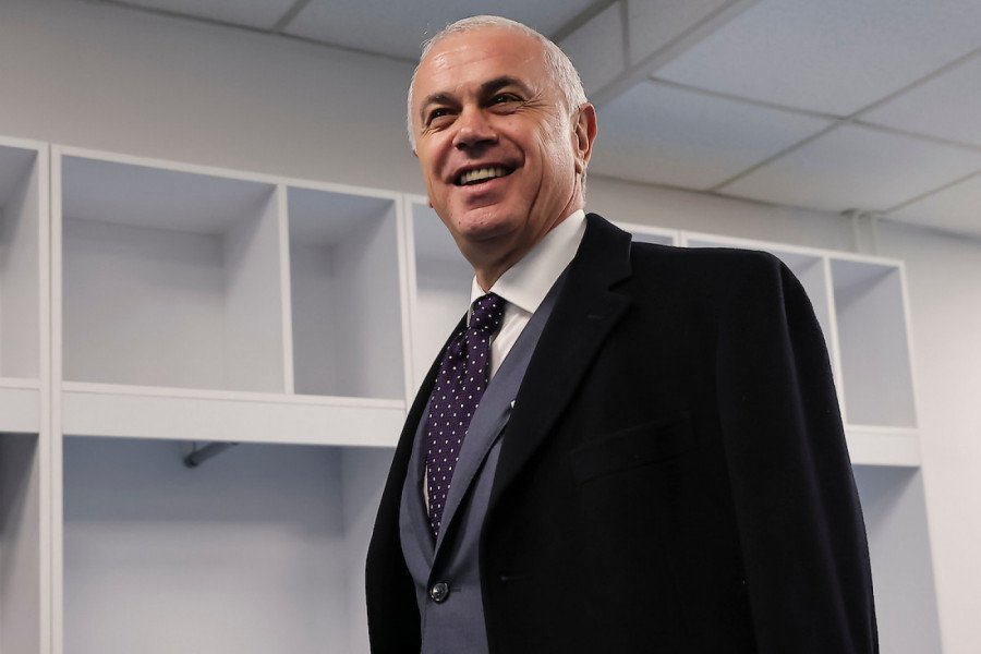 MAESTRO S LOPTOM: U ovakvom izdanju još niste videli Zvezdana Terzića! (FOTO)