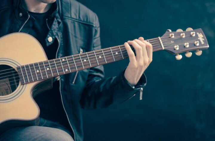 MUZIČKA SCENA SE OPRAŠTA U SUZAMA! Umro slavni gitarista, član legendarnih bendova