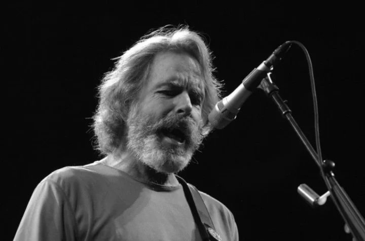 NAPUSTIO NAS JE SIMBOL JEDNOG VREMENA! Smrt legendarnog muzičara potresla ceo svet!