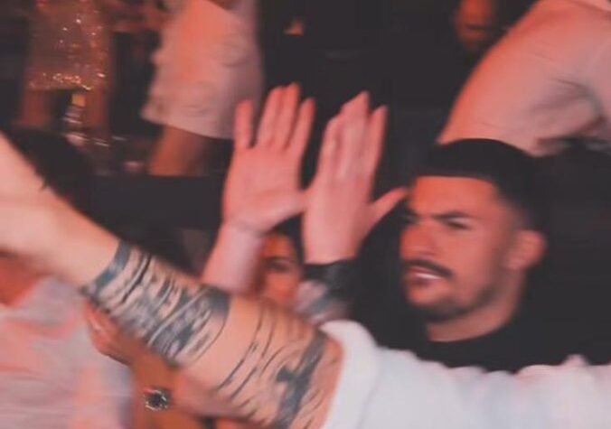 NEMANJA RADONJIĆ SLAVIO U EVROPSKOJ PRESTONICI! Novu godinu dočekao u društvu lepih dama i poznatih košarkaša (FOTO)