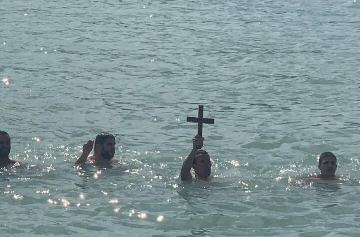 Najvatrenijie pristalice Crvene zvezde iz Monaka plivale za Časni krsti