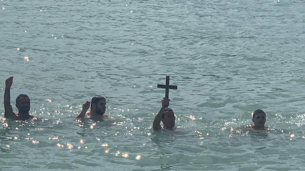 Najvatrenijie pristalice Crvene zvezde iz Monaka plivale za Časni krsti