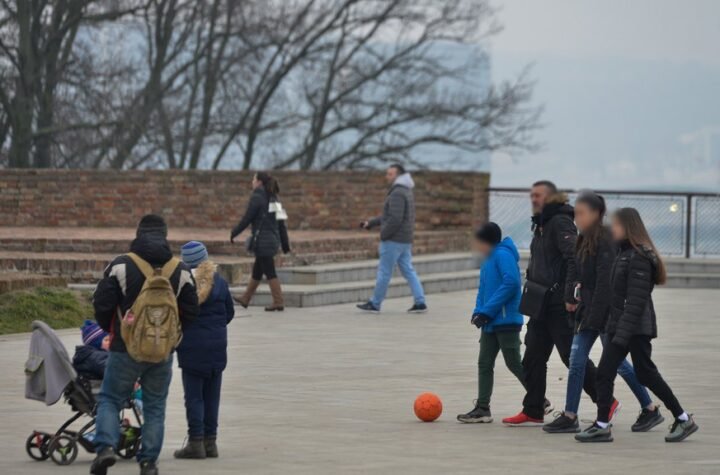 OBLACI, ALI I PORAST TEMPERATURE! Moguća je kiša, ali i SNEG u pojedinim delovima zemlje
