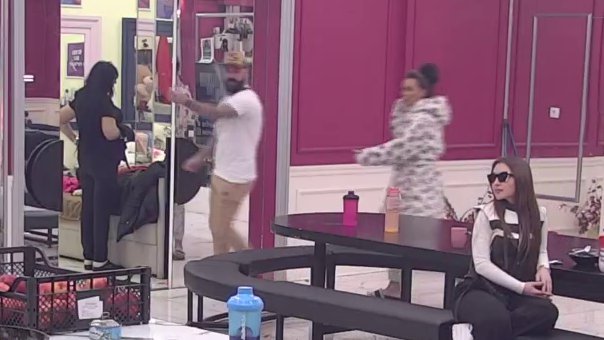 Od njihove slatkoće može da poraste šećer! Anita i Luka se zadirkivali, ćuškali i gurkali, kao da se nisu pola sata pre toga SVAĐALI zbog Aneli! (VIDE