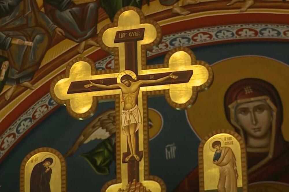 Ova najjača molitva Časnom krstu se obavezno izgovara na Bogojavljenje: Svaki vernik mora da je zna