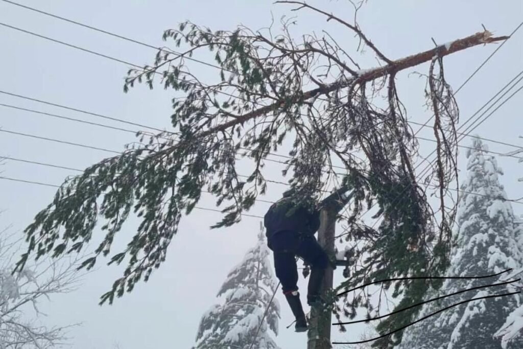 Ovo su heroji koji spasavaju Srbiju: Po mećavi rizikuju svoje živote da bi pomogli ljudima!