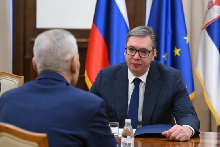 "POSEBNU PAŽNJU POSVETILI SMO ENERGETICI":  Oglasio se predsednik Vučić nakon sastanka s ruskim ambasadorom! (FOTO)