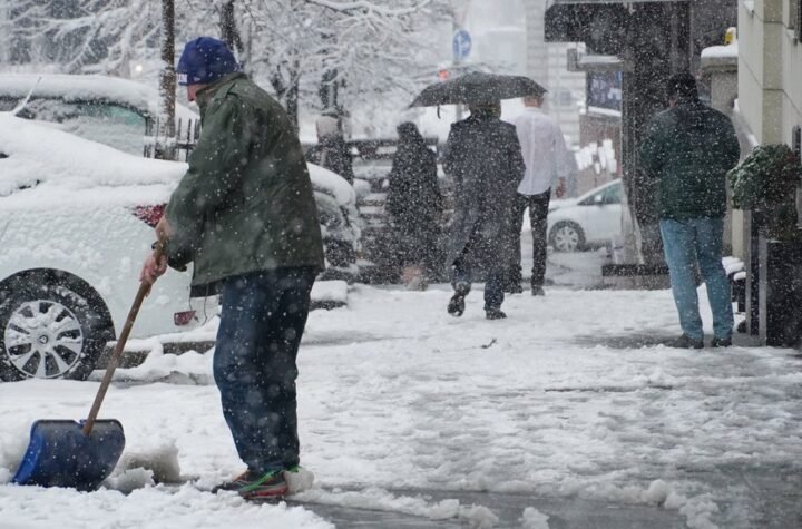 Posle ledene kiše, STIŽE NOVI SNEŽNI TALAS! Biće još više snega, a evo kada tačno počinje ponovo da pada