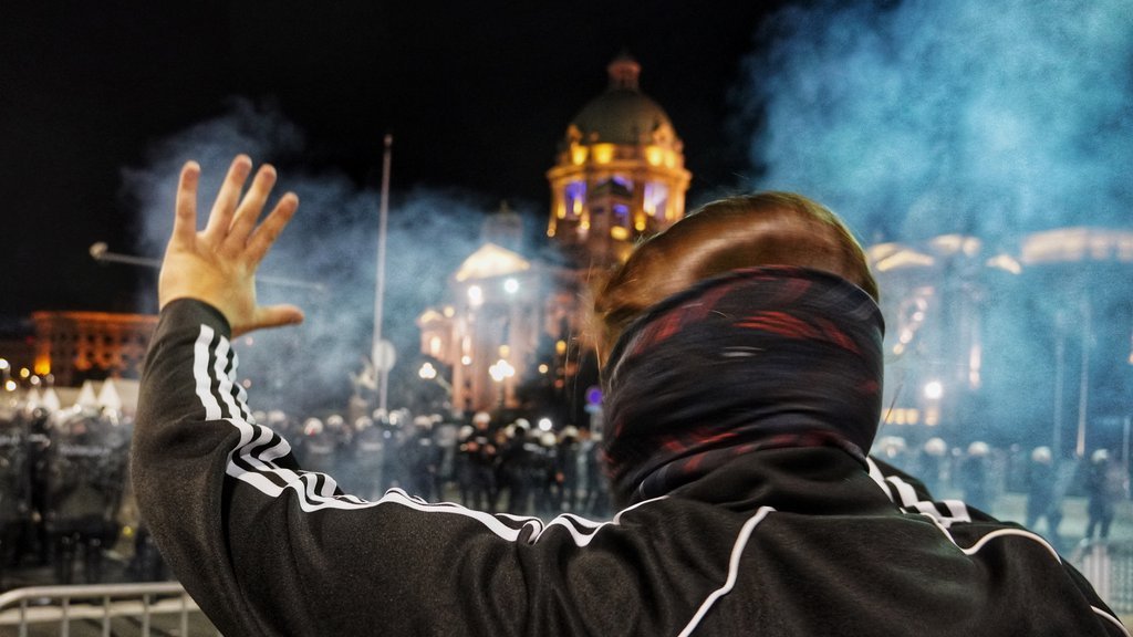 RUŠILA DRŽAVU NALOGOM IZ KANADE Sad bi 'mama' da mazne deset hiljada dolara na tome!