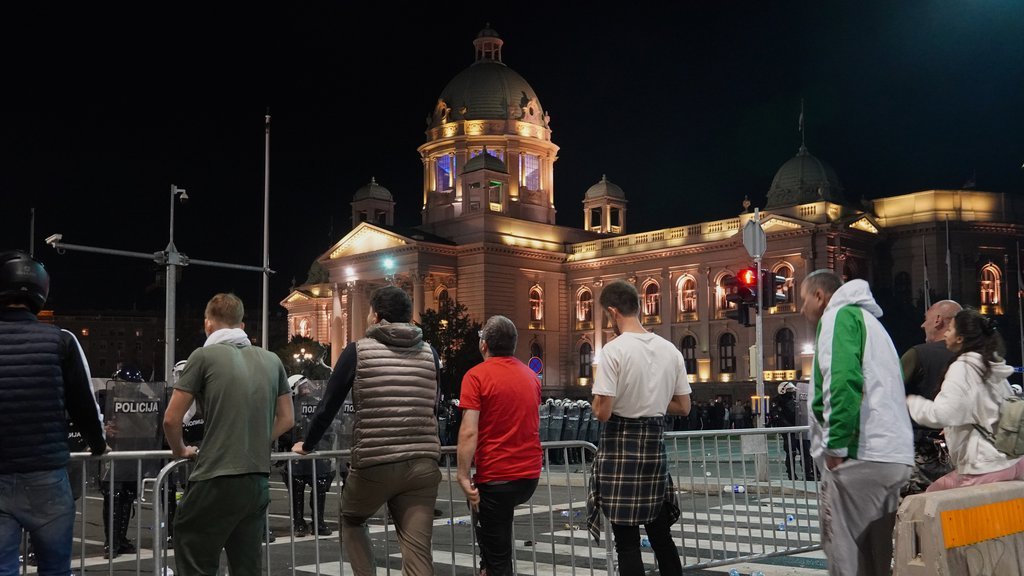 Rat se nastavlja! Udario blokader na blokadera!