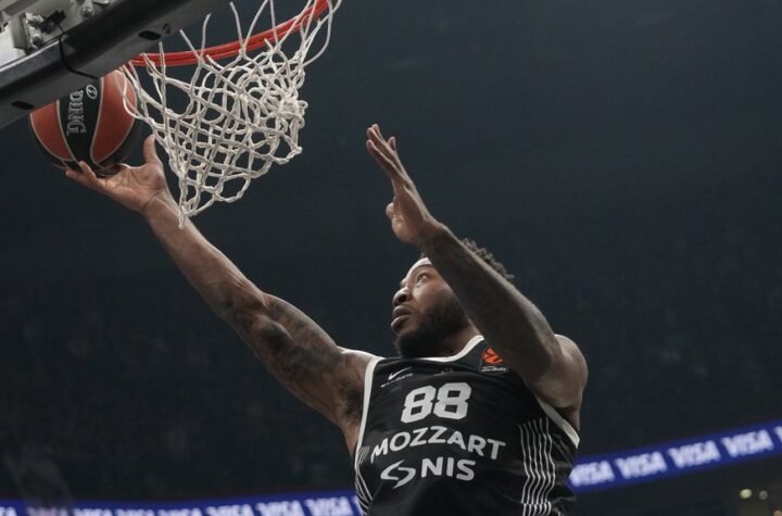 SAGA SE NASTAVLJA! Grci otkrili da Partizan dobija DUPLO VIŠE NOVCA za Tajrika Džonsa: Amerikanac jednom nogom zakoračio u Pirej?!