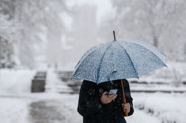 SNEG ĆE VEČERAS DA OKUJE SRBIJU! Evo gde je već zavejano, a gde pljušti kiša - temperatura u MINUSU!