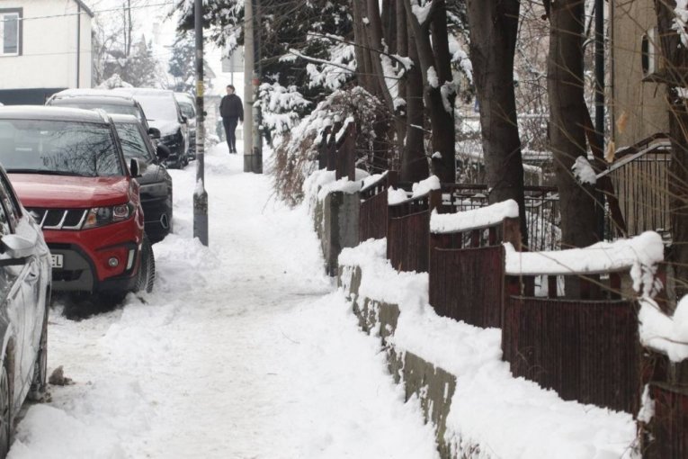 STIŽU OLUJNI UDARI OD KOJIH ĆE SE SVE TRESTI! RHMZ izdao hitno upozorenje, košava se zahuktava, a evo šta nas čeka VEĆ VEČERAS!