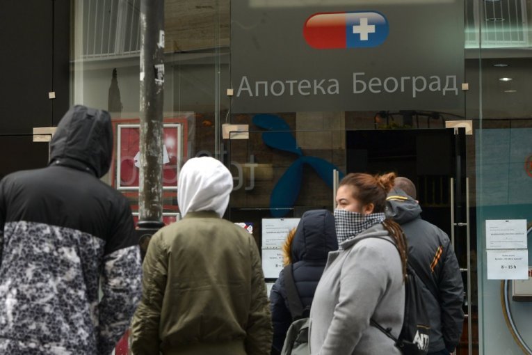 Svim zaposlenima Apoteke Beograd overene su zdravstvene knjižice za ceo prvi kvartal tekuće godine!