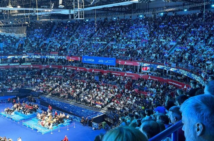 U BEOGRADU SCENE O KOJIMA ĆE SE PRIČATI: Arena krcata daleko pre početka finala Srbija - Mađarska! 'Delfini' imatju ogromnu pomoć