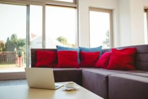 Uveče pre nego što krenete na spavanje obavezno zatvorite vrata od jedne prostorije u kući: Razlog je veoma važan