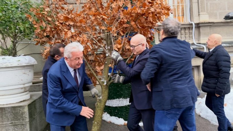 VUČEVIĆ ČESTITAO BADNJI DAN: Neka nas radost Božića ojača i bude nam inspiracija za dalje očuvanje mira! (FOTO)