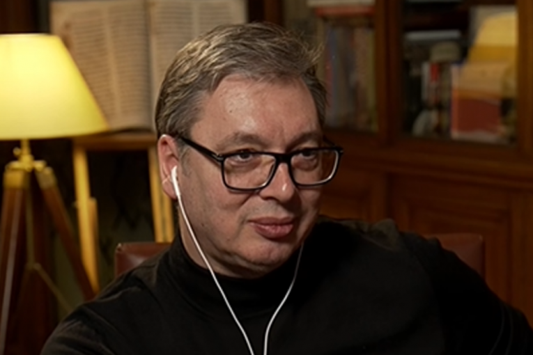 VUČIĆ DOBIO "W" NA TIKTOKU! Baka Prase se uključio u lajv i jednim komentarom SRUŠIO MREŽE: Predsednik napravio haos, 13 MILIONA lajkova za sat vremena!