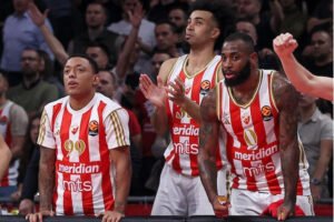 ZVEZDA U PADU! Crveno-.beli vode, ali..