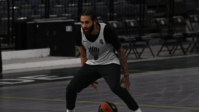 'NEĆU DA KAŽEM PREVIŠE, DA ME NE KAZNE!' Dven Vašington ogorčen posle sudijskog haosa na meču Partizana i Reala: Ovakvu sezonu nikada nisam imao...