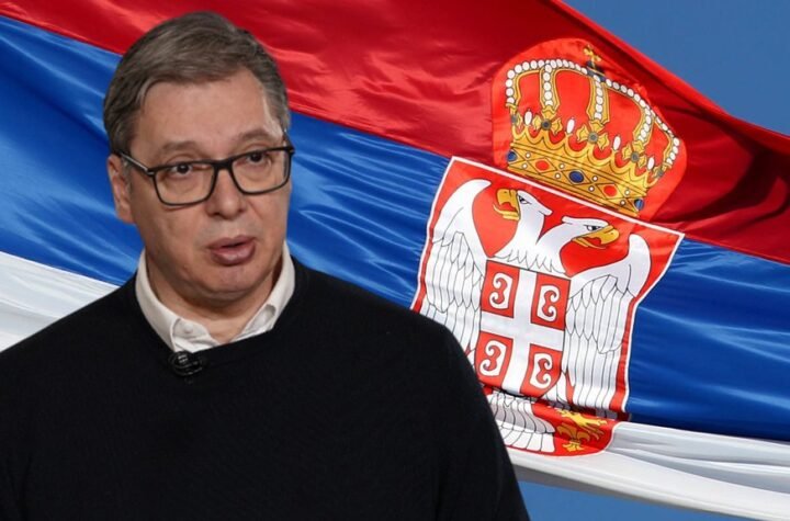 'OVAJ VELIKI PRAZNIK PODSEĆA NAS NA SNAGU JEDINSTVA' Predsednik Vučić čestitao Dan državnosti: Da nastavimo da radimo za snažnu, uspešnu i ponosnu Srb