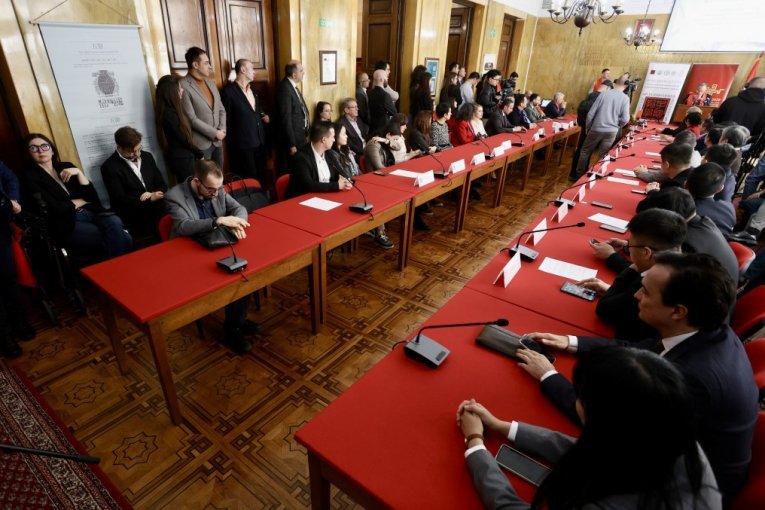 AMBASADOR KINE U SRBIJI - LI MING NE KRIJE ODUŠEVLJENJE: Srbija zemlja velikog potencijala! (FOTO)