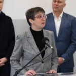 AMBASADORKA NEMAČKE PODELILA IMPRESIJE NAKON OTVARANJA REKONSTRUISANE GIMNAZIJE U MLADENOVCU: Ovo je simbol pažnje prema obrazovanju u Srbiji! (FOTO)