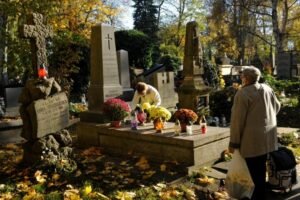 BIZARNA SITUACIJA ZBOG POSLEDNJE ŽELJE BIVŠEG PREDSEDNIKA: Umro pre 8 meseci, a telo još ne smeju da sahrane! Na groblju zjapi PRAZNA RUPA, porodica u strahu od osvete!