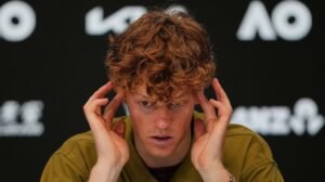 BOSANKA MU DOŠLA GLAVE! Otkriveno zbog čega se Janik Siner totalno raspao: Svi krive lepu Lailu! (FOTO)