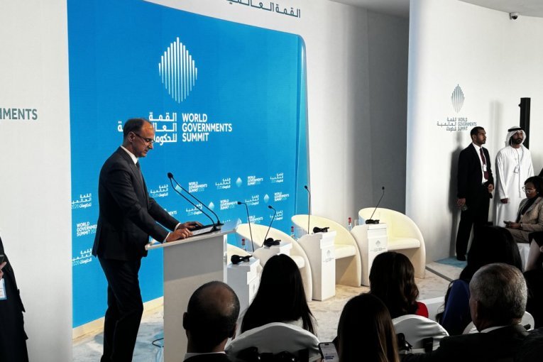 BUDUĆNOST NAGRAĐUJE ONE KOJI UČE BRŽE I ZAJEDNO! Macut održao istorijski govor u Dubaiju: Spremnost institucija i pojedinaca oblikuje uspeh Srbije!