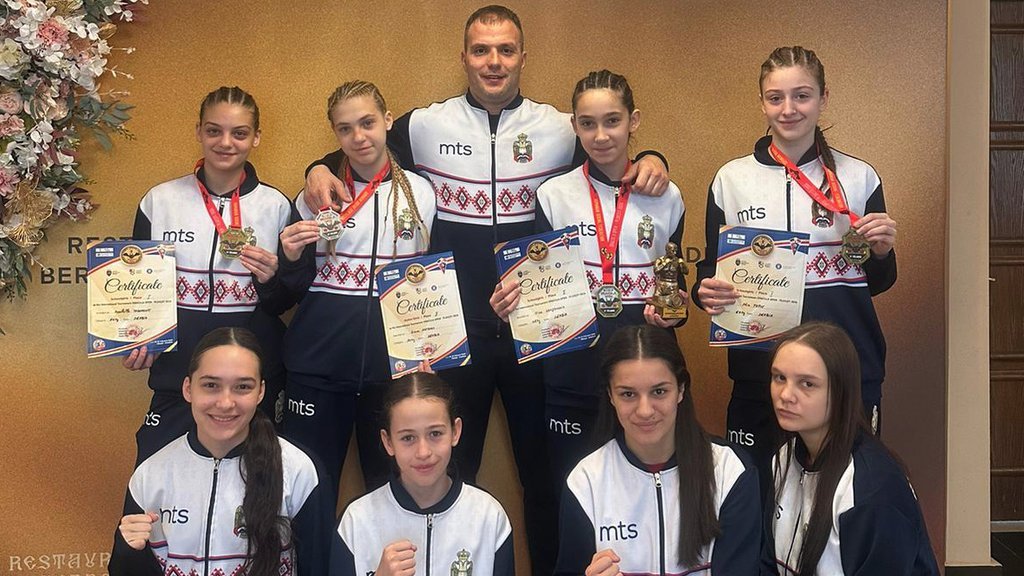 Bljesak mladih srpskih bokserki u Rumuniji, najbolja kadetkinja 'Drakula Opena' Nina Damjanović