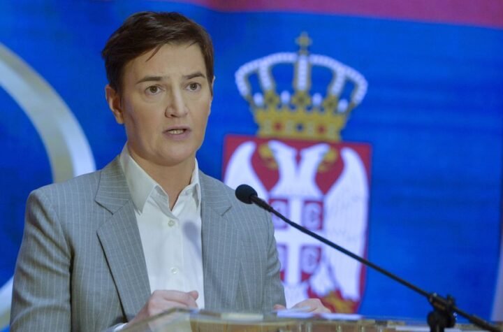 Brnabić opozicionim medijima: Čuvajte živce, Vučić neće stati sa borbom