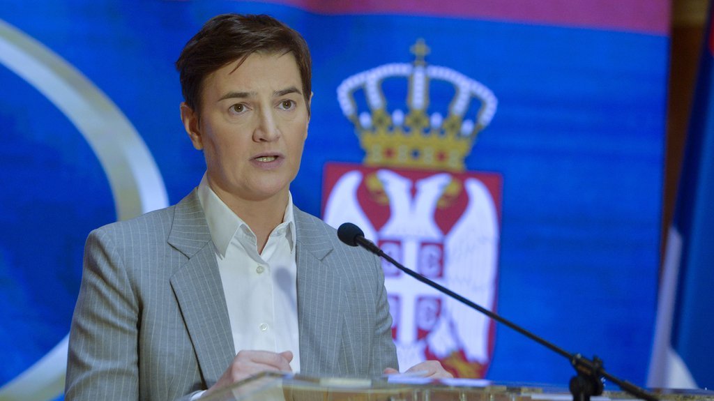 Brnabić opozicionim medijima: Čuvajte živce, Vučić neće stati sa borbom