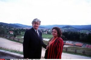 DAMA OD UGLEDA I KREDIBILITETA KOJA JE DO SMRTI ČUVALA KULT PORODICE: Ko je bila supruga Radovana Karadžića?