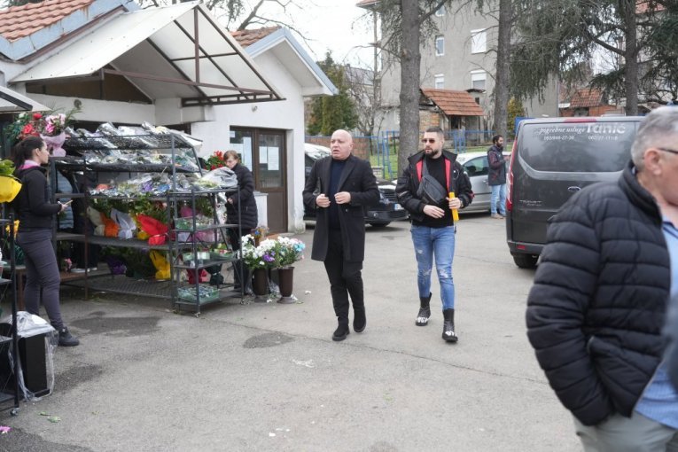 GOGA SEKULIĆ U SUZAMA ZA 49. ROĐENDAN! Pevačica se brecnula na medije  - ODAKLE VAM IDEJA DA ME ZOVETE?