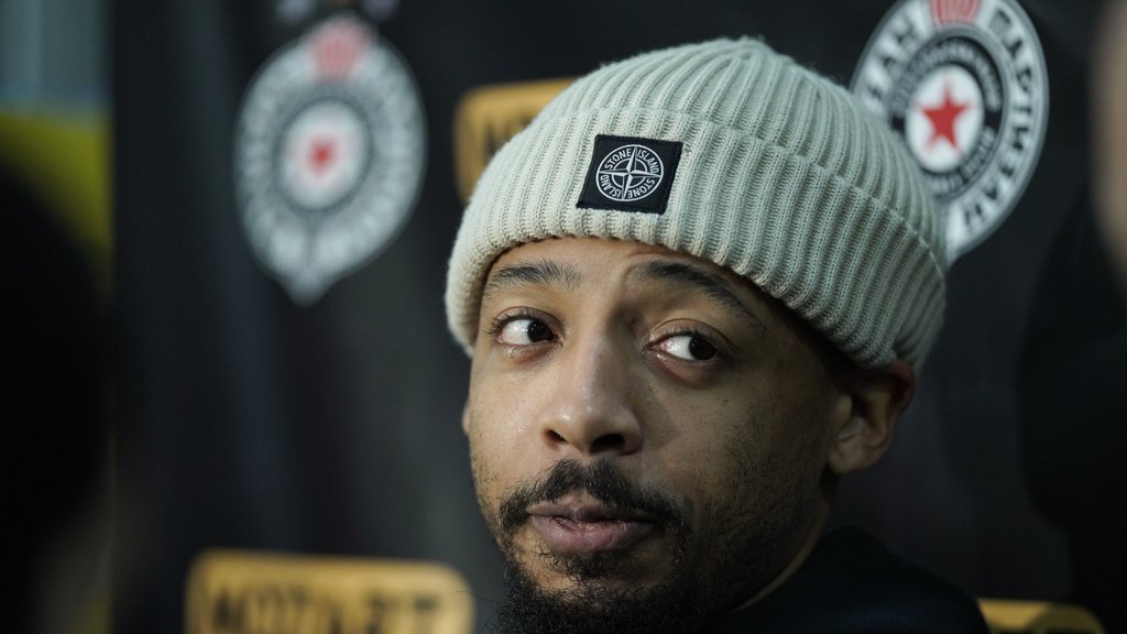 GROBARI SU 4 MESECA ČEKALI OVAJ TRENUTAK: Karlik Džons se vratio na teren