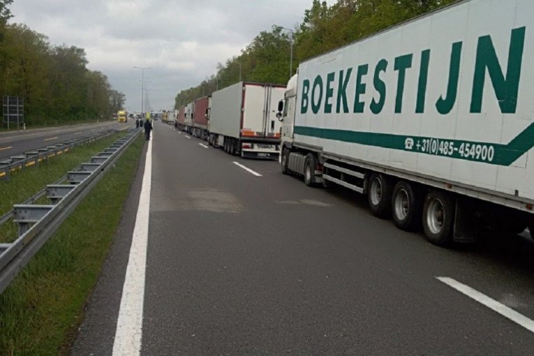 HAOS NA OVIM GRANIČNIM PRELAZIMA! Na izlazu iz Srbije čeka se satima!