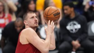 Jokić 4. vezanim tripl-dablom vodio Denver do pobede, Nagetsi preživeli neviđenu dramu u finišu