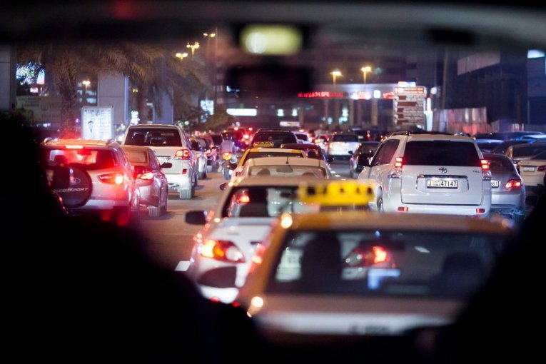 KILOMETARSKE KOLONE NA GRANICAMA! Vozači zarobljeni satima, na Batrovcima totalni zastoj! Pogledajte gde su najveće gužve!