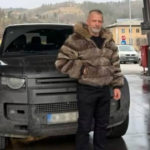 KRVNIKU, GDE TI JE SUKNJA? Naser Orić pozira u ženskom krznu! Dok su mu ruke krvave do lakata, on izigrava MODNU IKONU!