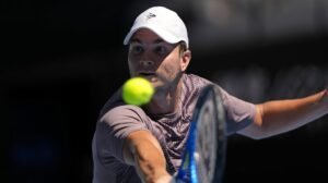 Kecmanović pobedio Zvereva i plasirao se u četvrtfinale turnira u Akapulku