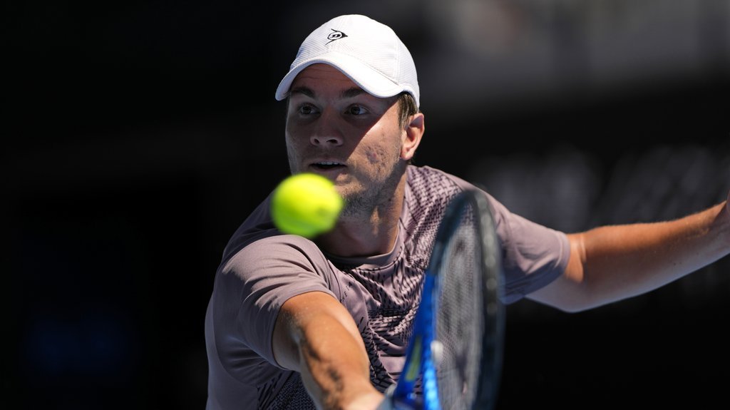 Kecmanović pobedio Zvereva i plasirao se u četvrtfinale turnira u Akapulku